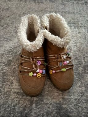 Cat & Jack 12T Faux-Shearling Tan Winter Booties with Beaded Laces